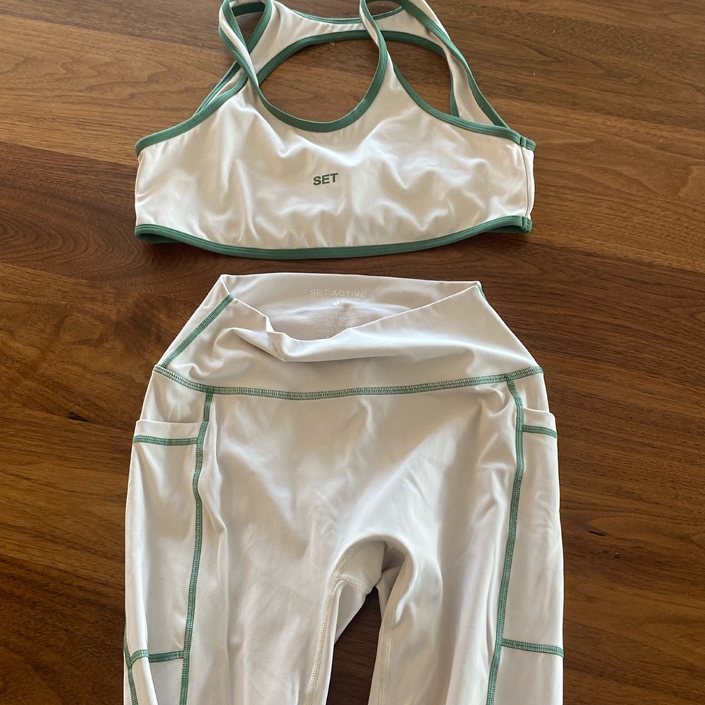 Set active tennis court inspired set